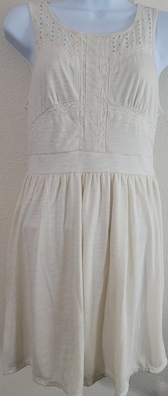 Mossimo Cream Beige Eyelet Bodice Slub Knit Mini Dress Medium Lined Sleeveless